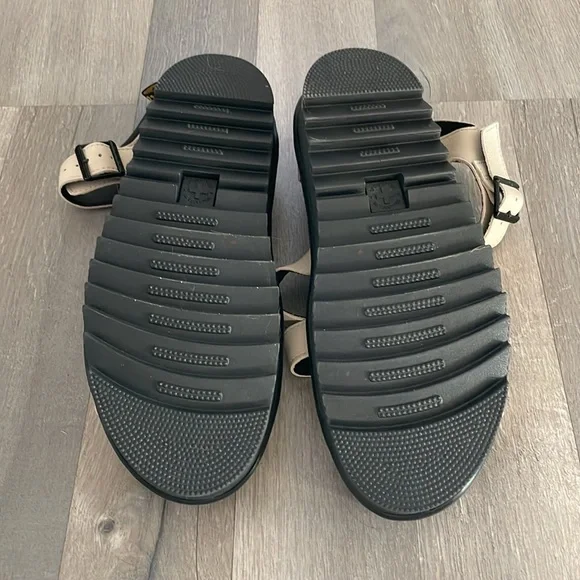 Dr. Martens Blaire Hydro Women's Sandal - Picture 11 of 12